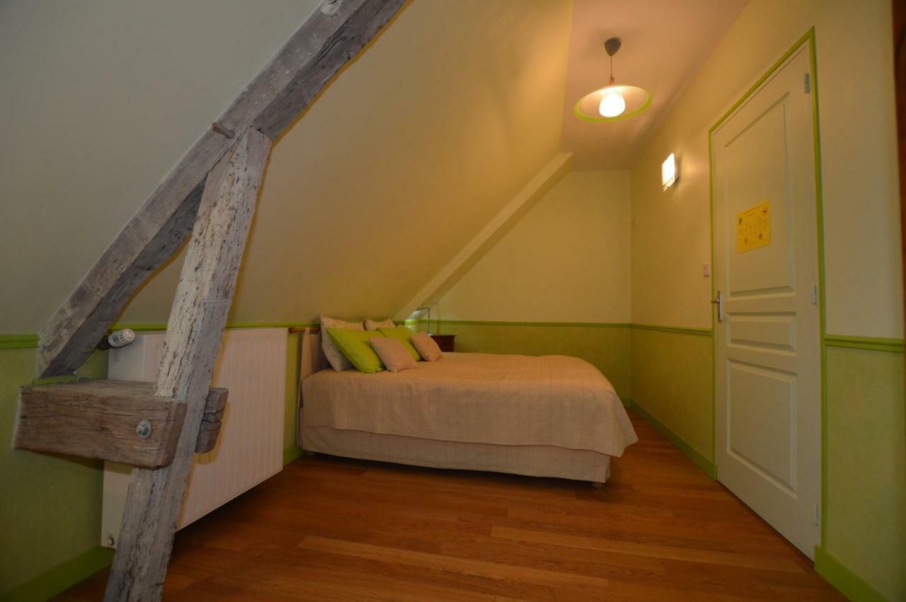 La Roche Bed & Breakfast Saint-Etienne-en-Cogles Exterior photo